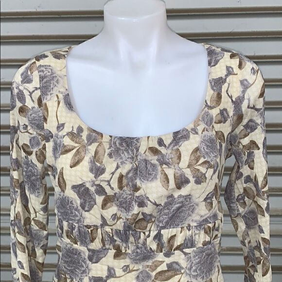 🛍️Access size medium sweet top - Picture 4 of 8